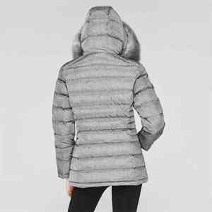 Ropa Deportiva Única OEM/ODM, Chaqueta Acolchada de Invierno Unisex, Reversible, con Capucha Desmontable, Cintura Ajustable y Cierre de Cremallera - Product Image 4