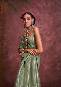 Recién lanzado Pura Satin Banarasi Zari Saree Elegante diseño floral Tela de seda étnica perfecta para la temporada de bodas - Product Image 6