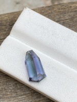 Pierre précieuse naturelle unique de 4,79 carats en Tanzanite bleue non chauffée, taille bouclier, Zoisite à excellent éclat, nette à la loupe
