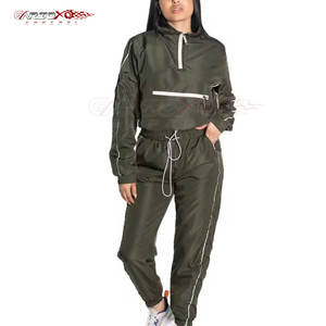 ชุดกันลมน้ำหนักเบาสำหรับผู้หญิงพร้อมแจ็กเก็ตซิปเต็มตัวและกางเกงเข้าชุดกันลมใส่สบาย - Product Image 1