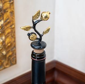 Tapón de vino moderno de hierro sólido hecho a mano duradero, abridor de botellas de barro para uso en la cocina del hogar y pieza de regalo decorativa - Product Image 4