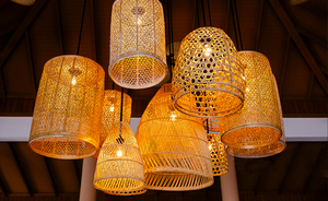 Accesorios de iluminación de bambú vietnamita Lámparas colgantes hechas a mano para decoración de hogar, restaurante y cafetería, elegante y sostenible - Product Image 2