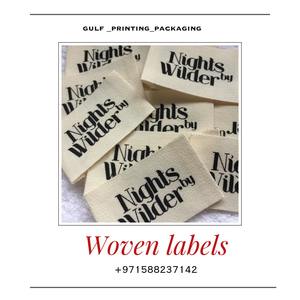 Étiquette de tissu de vêtement personnalisée 100 pièces 2x5cm extrémité/centre de pli Étiquette tissée de haute qualité pour vêtements Logo de marque estampage à chaud - Product Image 4