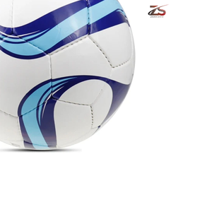 Bolas de partido con logotipo personalizado-Diseño clásico de alta calidad Colores y tamaños duraderos y transpirables disponibles Hecho en Pakistán - Product Image 2