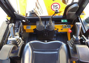 Cargadora Compacta JCB 1CX 2026, Tipo de Movimiento con Ruedas/Orugas, Capacidad de Carga Nominal de 3 Toneladas, Mini Cargadora con Bomba de Retroexcavadora - Product Image 4