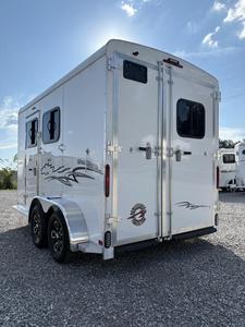 Remorque de transport de bétail à double essieu pour 2 chevaux avec portes latérales et fenêtres - Product Image 4
