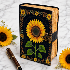 Diario de cuero hecho a mano Sunflower, Grimoire amarillo, Libro de las Sombras con borde deshilachado y cerradura antigua, Regalo para escritura y viajes - Product Image 2