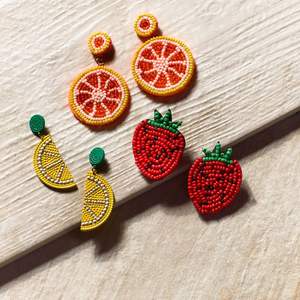 Pendiente de mariposa multicolor de moda en el último bordado de cuentas hecho a mano para un hermoso diseño de moda para mujeres y niñas - Product Image 3