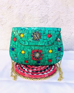 Designer fait à la main en métal mosaïque pochette artisanat traditionnel indien sangle unique dernier plage mode sac à main fait fermeture ouverte - Product Image 4