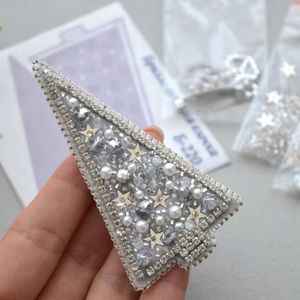 Broches con cuentas Broche de diseñador hecho a mano. Accesorios de alta calidad. Broche de diseño único. El mejor regalo para baby shower. - Product Image 1