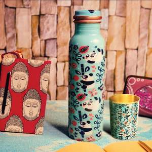 Elegante botella de agua de cobre con estampado floral ideal para Mujeres Hombres regalo hogar cocina viaje fitness y uso de bienestar - Product Image 6