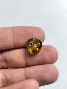 Piedra Preciosa de Turmalina Verde de 14.67 Quilates, Corte Pera, 1 Pieza, Alta Calidad, Cambio de Color Natural para Joyería Fina - Product Image 6