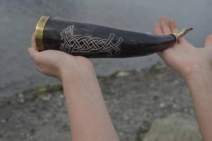 Corne à boire Viking antique Buffle naturel sculpté Style animal écologique Poli Artisanat - Product Image 4