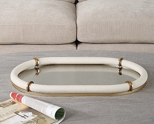 Bandeja de servicio de cuero Bandas chapadas en latón y diseño único moderno interior espejado para bandeja decorativa de mesa para servir - Product Image 6