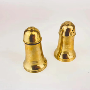 Ensemble de poivre de sel compact en laiton lourd avec prise facile et couvercles fonctionnels conçus pour une utilisation durable dans n'importe quelle cuisine - Product Image 1