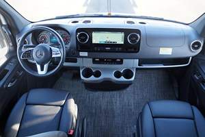 Sprinter 2500 Thor Sanctuary 4x4 2022 ~2 500 milles, conversion en camping-car, moteur V6 turbodiesel, 4 roues motrices - Product Image 5