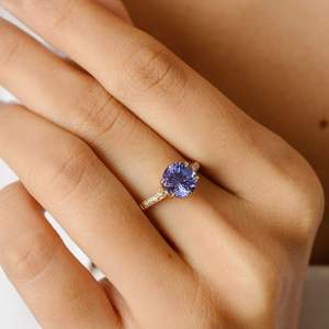 Delicado anillo de compromiso de tanzanita natural personalizado de fábrica y Diamante Halo forma redonda 18K joyería de oro rosa sólido para mujer - Product Image 2