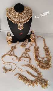 Conjunto de collar de joyería nupcial completo antiguo de diseñador chapado en oro tradicional indio y de moda WithMaangTikka para niña y Mujer - Product Image 5