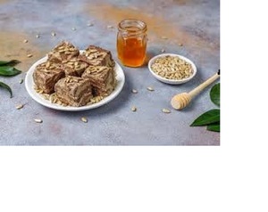 Premium Natural Honey Halva Dulce hecho a mano con larga vida útil y embalaje a granel de sésamo de calidad de exportación para supermercados - Product Image 5