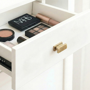 Poignée de meuble rectangulaire moderne en alliage de zinc durable et écologique avec goupille de fixation pour armoires de cuisine, tiroirs, commodes et chambres à coucher - Product Image 5