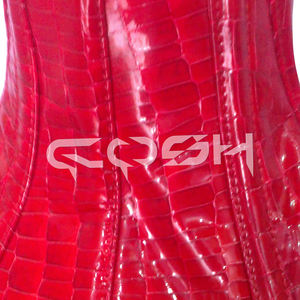 Corset de cou en cuir rouge effet crocodile avec armatures en acier - Product Image 3