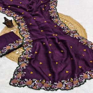 Sari de Seda Suave y Crujiente VASTRA COTTAGE con Bordado Pesado en el Borde, Sari de Diseño para Fiestas con Blusa Crujiente - Product Image 1