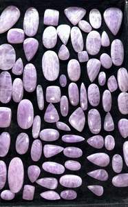 Piedras preciosas sueltas de jaspe kunzita verde de grado AAA pulidas en formas de mezcla natural Venta de Exportador - Product Image 1