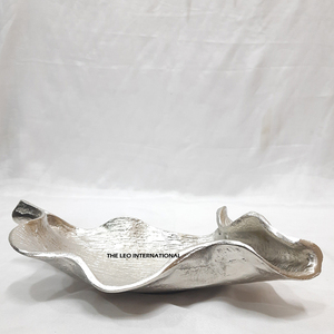 Bol décoratif pour la maison, en aluminium poli, avec bordure en branches créatives et martelage argenté, pour la table, en vente - Product Image 4
