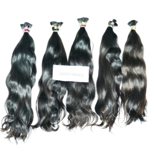 Extensions de cheveux humains vierges en vrac naturels en gros, corps droit à cuticule alignée brut non traité indien à vagues profondes en vrac - Product Image 1