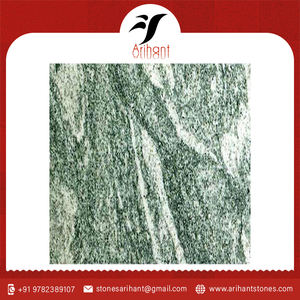 Losa de granito verde de tamaño personalizado de última calidad, superficie pulida de diseño moderno, precio de fabricante indio - Product Image 2