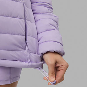El mejor diseño de chaquetas de mujer Puffer Precio al por mayor Servicio OEM nuevo estilo Chaquetas de mujer Chaqueta Puffer transpirable para mujer - Product Image 2