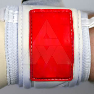 ถุงมือผู้รักษาประตูหนังสั่งทำพิเศษรุ่นใหม่ปี 2025 ปรับขนาดได้ กันลื่น สำหรับทุกเพศ เล่นกีฬากลางแจ้ง สีพื้น - Product Image 5