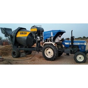 Camion malaxeur autochargeur automatique Navya 4000L à commande par tracteur avec pompe, état neuf et occasion - Product Image 6