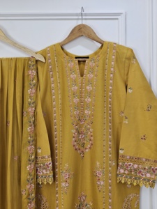 Ssumaira's Luxury Lawn Indian Pakistani Dress Collection Traje bordado Salwar Kameez Dupatta 3 PC Suit - Product Image 2