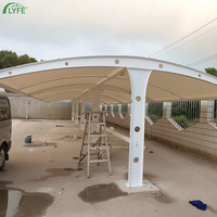 Abri de voiture autoportant Lyfe en acier avec revêtement PVDF, auto-nettoyant et traité thermiquement, pour garage et protection solaire
