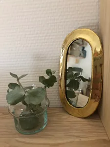 Espejo de pared rectangular de diseño moderno con marco de metal para vidrio de alta definición para un reflejo claro a los mejores precios - Product Image 3