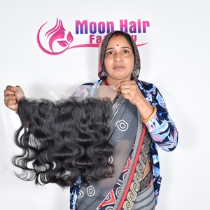 Cheveux humains indiens de qualité supérieure, 100% export, style frontal Bodywave, soyeux, lisse, doux, brillant, naturel, disponible à la vente - Product Image 3