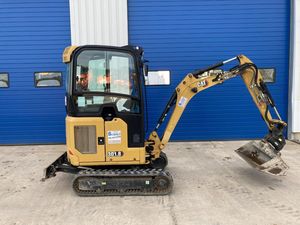 Caterpillar CAT 301.8 Mini pelleteuse compacte de 1.8 tonnes avec moteur diesel et système hydraulique à détection de charge pour les travaux de précision - Product Image 3