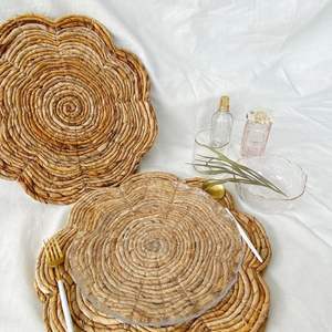 Assiette de présentation ronde classique en jacinthe d'eau, faite à la main, écologique, neutre, pour décoration murale et table à manger - Product Image 6