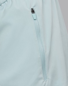 Short fonctionnel unisexe pour l'exploration en plein air, sentiers, itinéraires de course, aventures d'été Short respirant - Product Image 2