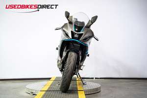 Prix de gros pour la moto sportive YZF R7 2024, haute performance, légère et prête pour la piste - Product Image 2