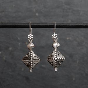 Boucles d'oreilles pendantes en argent sterling 925 massif plaqué or, forme carrée, classiques, faites à la main, cadeau de mariage, bijoux - Product Image 2