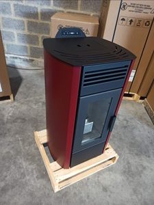 Estufa de Pellets de Madera Moderna Independiente de Alta Capacidad con Tecnología de Calefacción Avanzada y Duradera para Calefacción Interior de Villas - Product Image 2