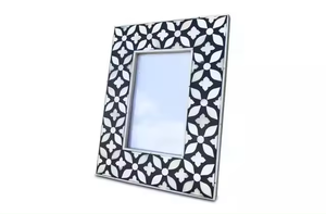 Cadre photo rectangulaire vertical en os incrusté blanc et noir de haute qualité SANIYA HANDICRAFT fait à la main pour la décoration de bureau - Product Image 3