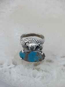 Anillo de Serpiente Plateado Hecho a Mano con Piedra Estilo Turquesa de Alta Calidad de Estambul para Boutiques y Minoristas - Product Image 2