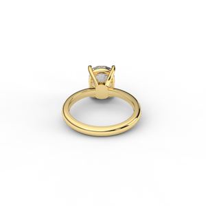 Anillo Elegante con Diamante de Laboratorio Corte Cojín, Banda Lisa, Oro Amarillo de 18 Quilates - Product Image 4