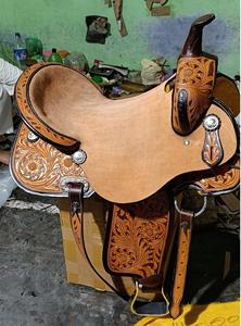 ROYAL INTERNATIONAL Selle de course western en cuir de qualité supérieure, sculptée à la main, avec assise rugueuse - Product Image 3