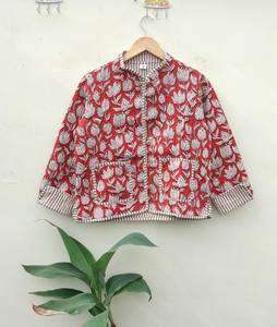 Veste matelassée en coton indien fait à la main avec poches veste d'hiver à fleurs vestes Kimono en coton imprimé à la main cadeau pour elle - Product Image 3