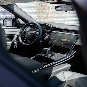 Range Rover SV Dynamic Charged V6, un éxito de ventas - Product Image 3