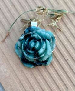 Piedra preciosa Esmeralda natural Diseño de Rosa Colgante de Plata de Ley 925 Diseño único Colgante de flor Esmeralda Joyería - Product Image 5